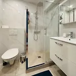 Apartment The Nice: Cozy 3-room Airport Getaway Nice
