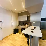 Apartment Magnifique 60m2 ,3 Pieces , Equipee,tres Lumineux, 2 Minutes A Pied De La Plage Nice