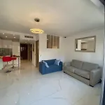 Le Royal, Spacious Seaside Apartment Rooftop And Pool