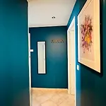 Apartment The Nice: Cozy 3-room Airport Getaway *