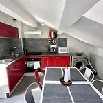 Bright Apartment Near The Sea