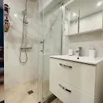 The Nice: Cozy 3-room Airport Getaway Apartment *