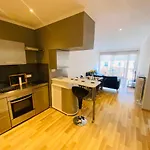 Apartment Magnifique 60m2 ,3 Pieces , Equipee,tres Lumineux, 2 Minutes A Pied De La Plage