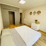 Apartment Magnifique 60m2 ,3 Pieces , Equipee,tres Lumineux, 2 Minutes A Pied De La Plage *