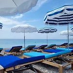Apartment Haliviera - Golden Square, 1min From
