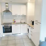 Renovated Airport Apartments: Transit Hub With Parking