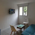 Renovated Airport Apartments: Transit Hub With Parking Nice