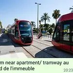 Renovated Airport Apartments: Transit Hub With Parking Apartment *