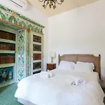 Chateau Des Anglais - Five Stars Holiday House