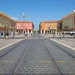 Welcome To Matteo's Bar - Place Massena 5min Apartment *