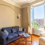 Renting - 13 Massena - Live A Dream Luxury Loft - Place Massena Apartment *