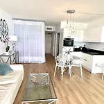 Apart-a-nice : A Breathtaking View On The Sea Apartment *