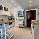Bd Grosso Apt 4 Prs, 300M Plage, Clim, Parking