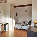 Au Coeur Du Vieux Nice: Charmant Logement Pour 4