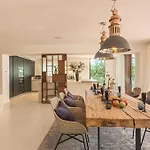 Family Villa 240Sqm Pool