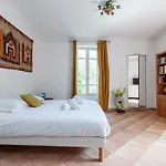 Large 2 Bdr Downtown - Ac & Terrace Apartment
