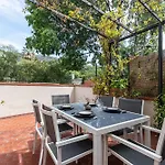 Large 2 Bdr Downtown - Ac & Terrace *
