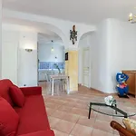 Large 2 Bdr Downtown - Ac & Terrace