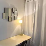 2 Pieces En Etage Eleve, Centre-ville Au Calme, Petite Vue * Nice