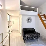 Studio At 1 Min From The Main Street Apartment *