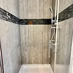 Apartment Avec Clim A 100m - 15min Centre Nice