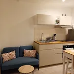 Meyerbeer Yourhosthelper