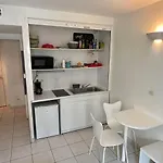 Studio Piscine 150 Metres Bord De Mer