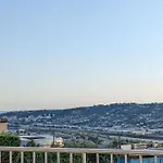 3 Pieces Dans Villa Avec Piscine