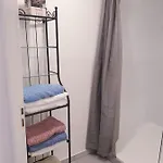 Apartment Renovated Airport Apartments: Transit Hub With Parking Nice