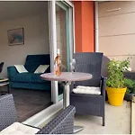 Apartment Pretty Flat, 100m Promenade In City Center