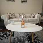 Prestige Designer Apartment, Super Apartment *