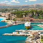 Studio A Louer Au Coeur Du Carre D Or A Nice, Rue Dalpozzo A 150 Metres Des Plages