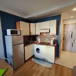 Close To Beaches And Shops, Up 6 Pers
