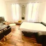 Grand T2 En Rez De Chaussee Avec Grande Terrasse Proche Du Centre Tramway A 2 Mn Apartment *