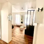 Grand T2 En Rez De Chaussee Avec Grande Terrasse Proche Du Centre Tramway A 2 Mn Apartment