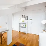 Apartment Studio On The Attic 3min From The Sea & Main Street Nice