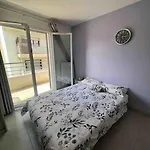 Beautiful Flat With Sunny Balcony In Heart Of Nice Le Port