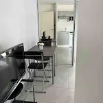 Beautiful Flat With Sunny Balcony In Heart Of Nice Le Port