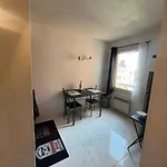 Magnifique Studio Renove En Plein Centre Ville.