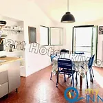 Riviera: Spacious 3-bedroom With Sea View In Old Town Apartment 4*