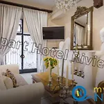 Riviera: Charming 4-room Beachside In Old Town Apartment