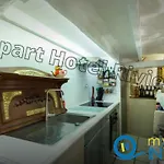 Riviera: Charming 4-room Beachside In Old Town Apartment 3*
