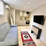 Appartement cosy: 2 min train, 10 min plage, clim