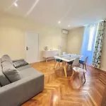 Superbe Appartament 3 Piece Dans Centre Ville