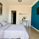 A 100 M De La Avec Clim Et Balcon *