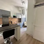600m Port, Tramway, Clim, Wifi Apartment