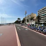 Jardin Sur La Promenade Des Anglais