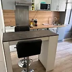 Apartment 600m Port, Tramway, Clim, Wifi