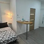Studio Centre Hotel *