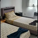Seaside Haven: Private With Ocean View And Convenient Transport Links